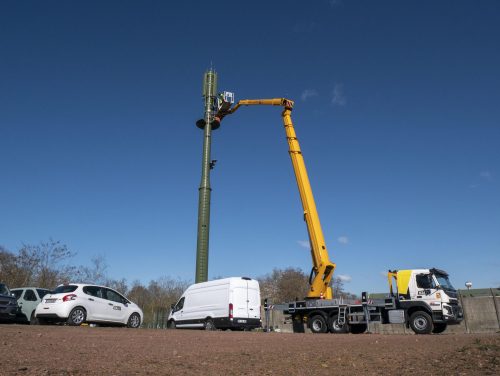 Installation borne 5G sur chantier avec camion nacelle 48m